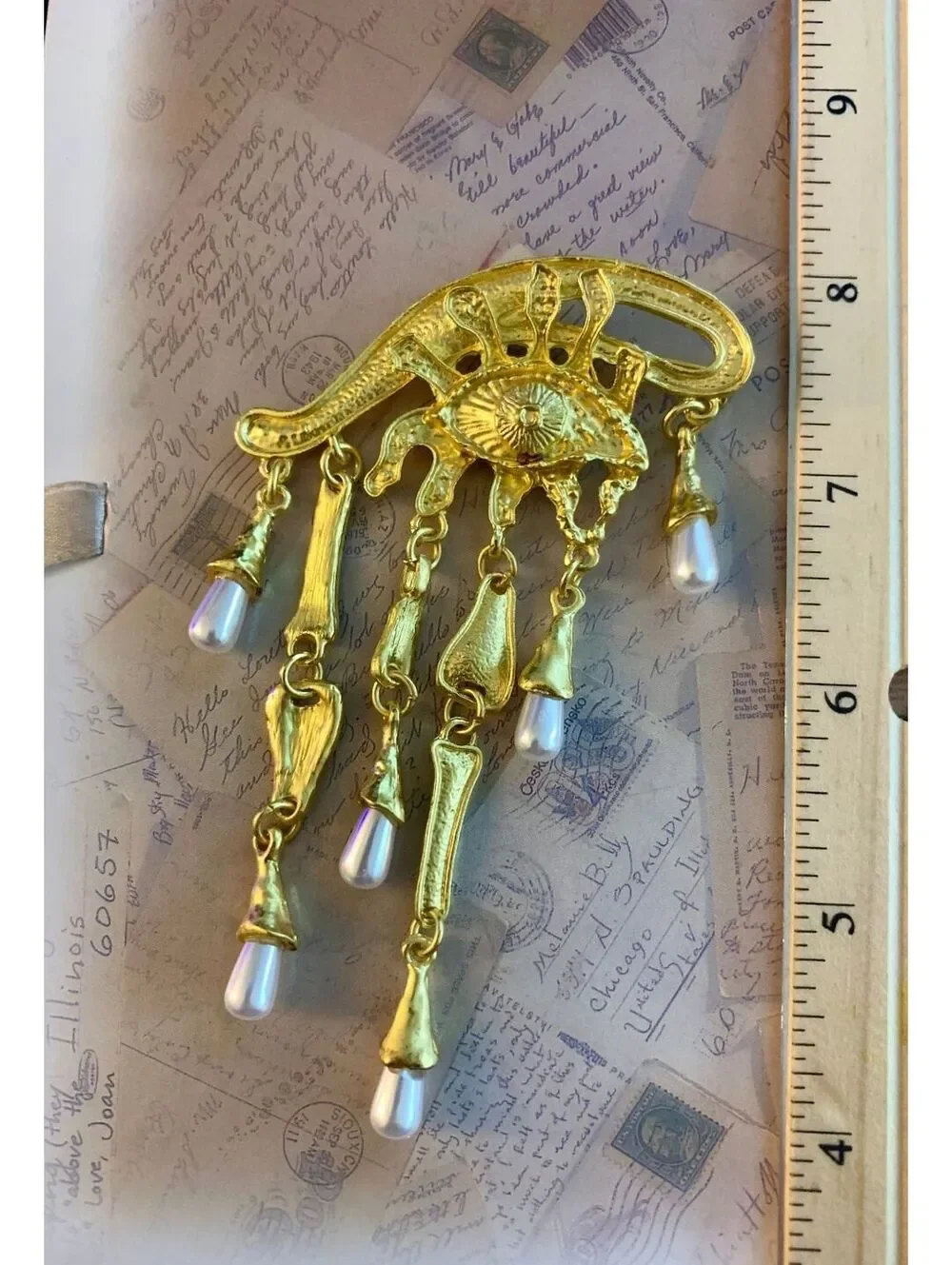 Eye-Catching Gold Dangle Pearl Drop Brooch Pin
